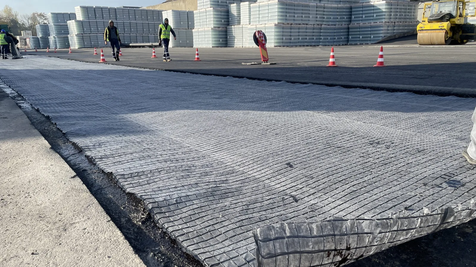 Asfaltare geotextil