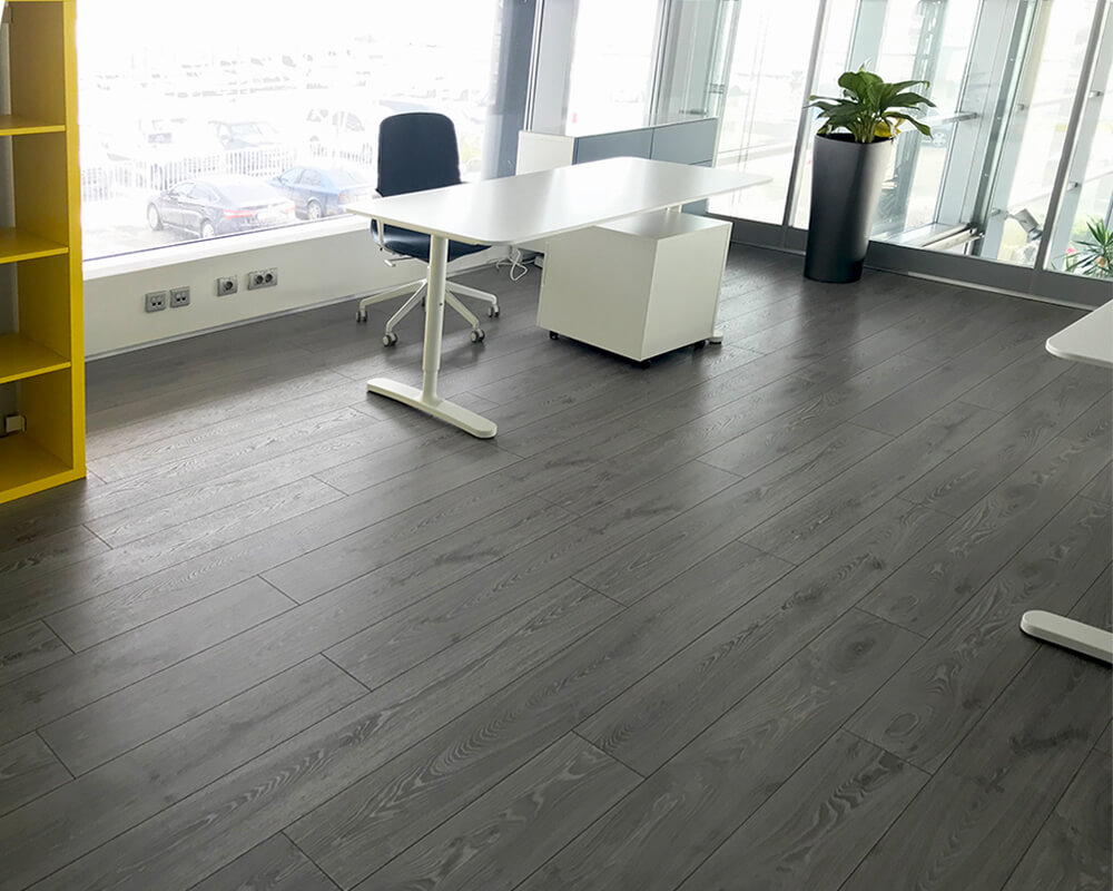 parchet-spatii-birouri-showroom